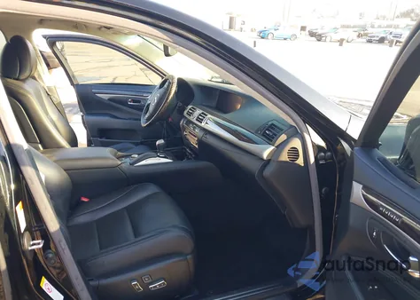 2017 Lexus Ls 460 z USA, uszkodzony, nr VIN JTHCL5EF1H5029437